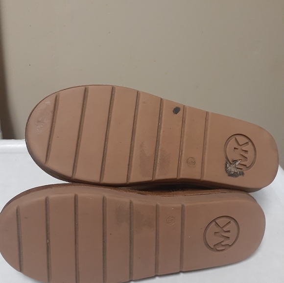 Michael Kors Winter Monogrammed Boots- Sz 5 - Picture 5 of 6